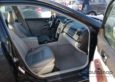 2012 Toyota Camry Xle z USA, uszkodzony, nr VIN 4T4BF1FK1CR235902